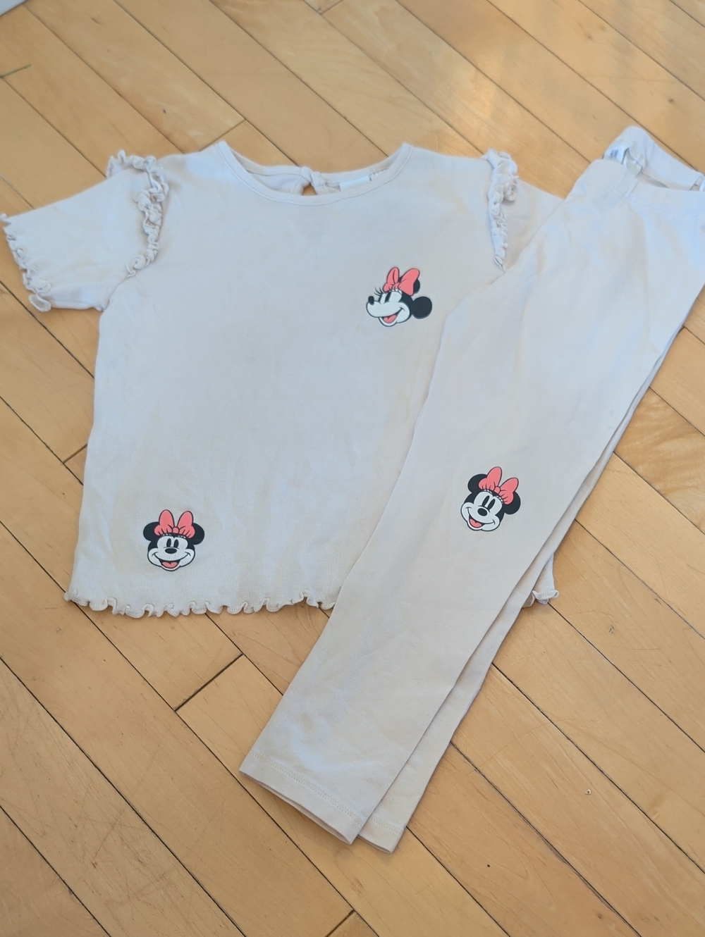 H&M Light Cream Kids Matching Set with Pink Minnie Mouse Character Decals 4T